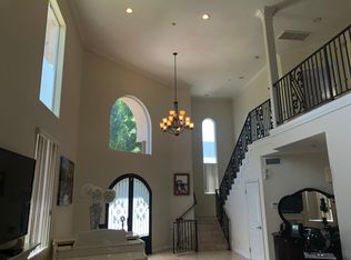 10657 N Hillrose Cir, Sunland, CA 91040