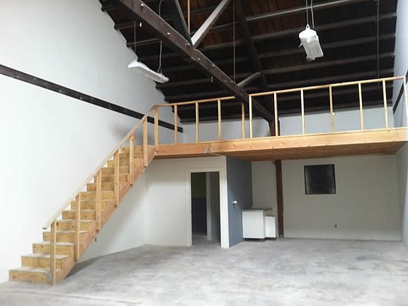3rd image of 1499 E 4th St #101