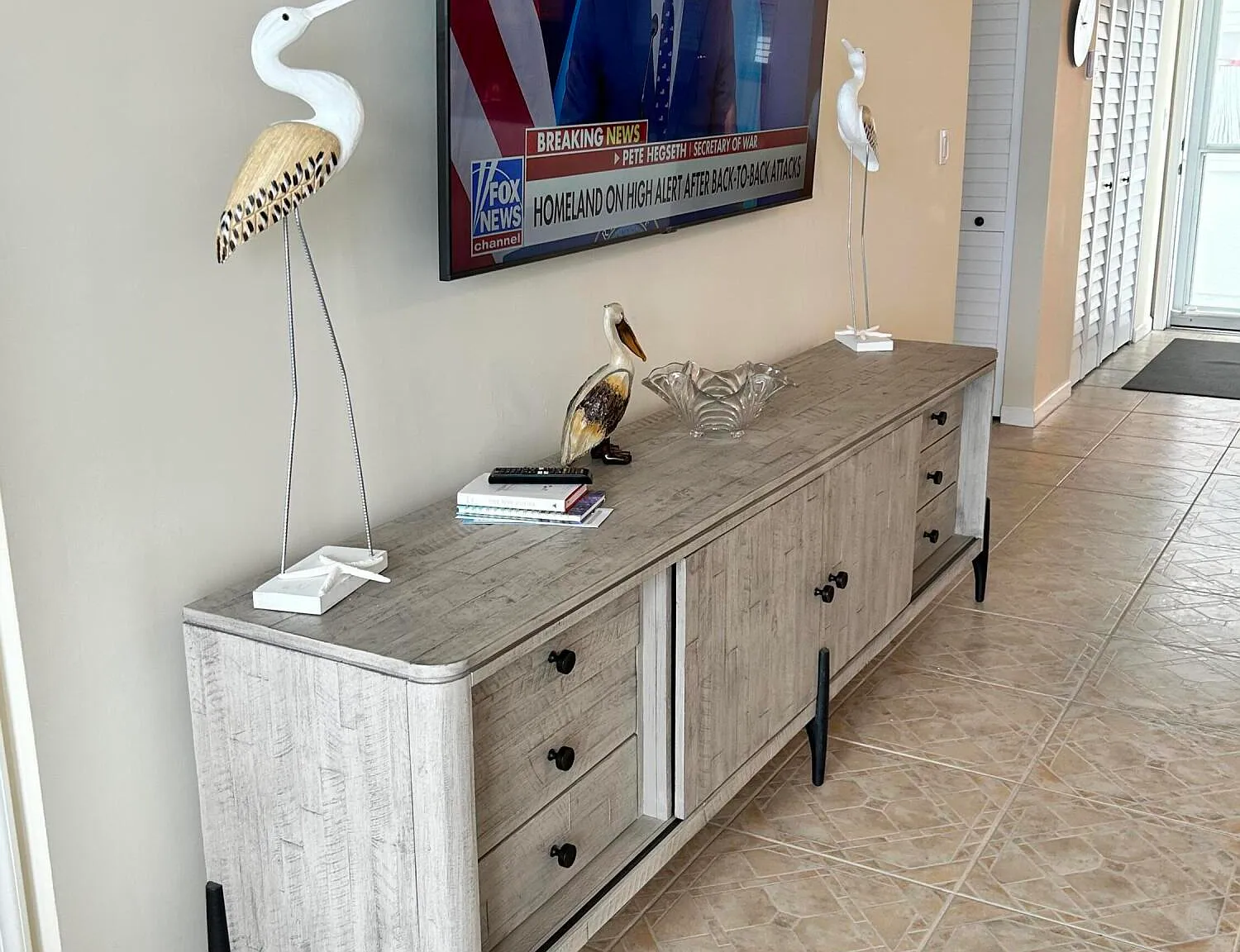Delphi Towers Condo — Photo 2