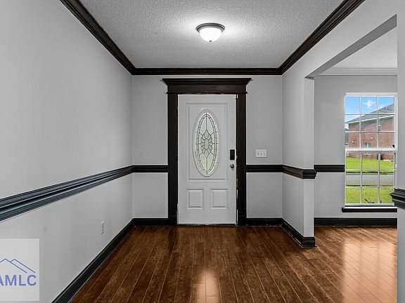 4th image of 32 Whitaker Way