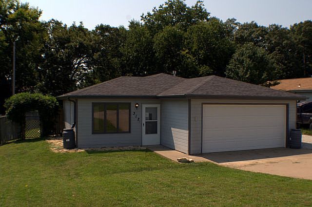 1st image of 312 Palomino Ln