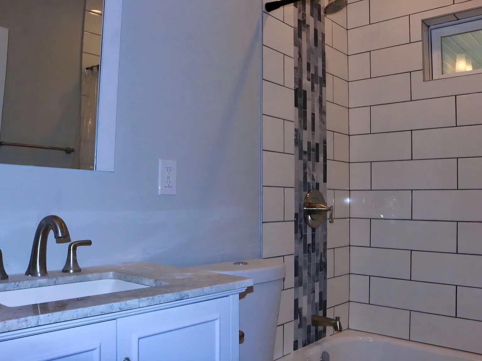 5 bed, 2.5 bath, 1721 sqft, $2,550 — Photo 4
