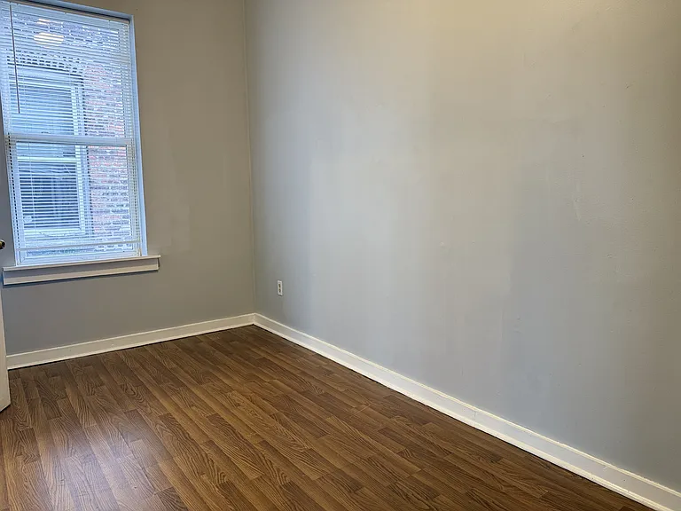 8833 S Exchange Ave — Photo 7