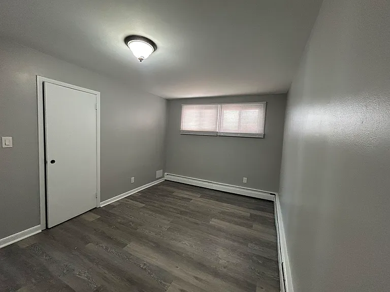 564 Center St #2 — Photo 9