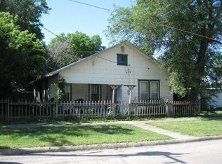 837 Chestnut Ave, Osawatomie, KS 66064