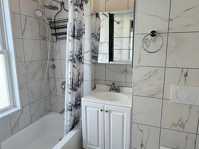 9 Ashland St #1 — Photo 6