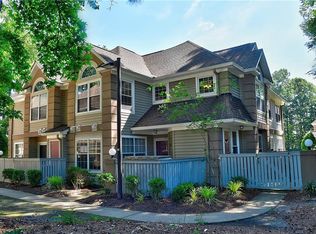 335 Gainsborough Sq, Chesapeake, VA 23320