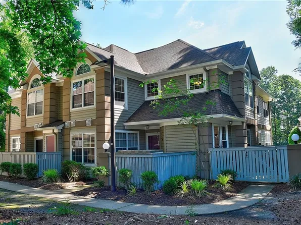 335 Gainsborough Sq, Chesapeake, VA 23320