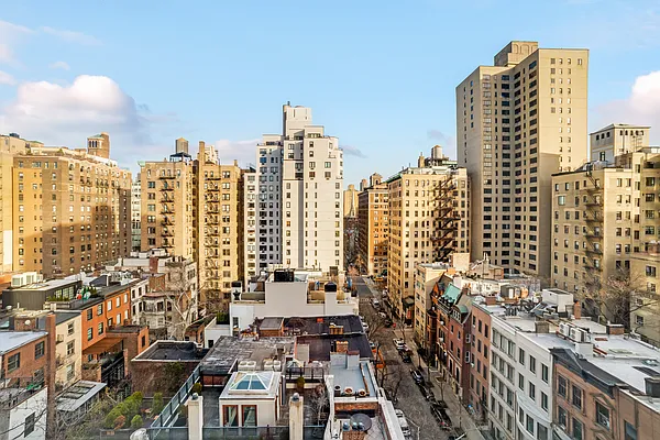 Sold by Ostrov Realty Group | media 3