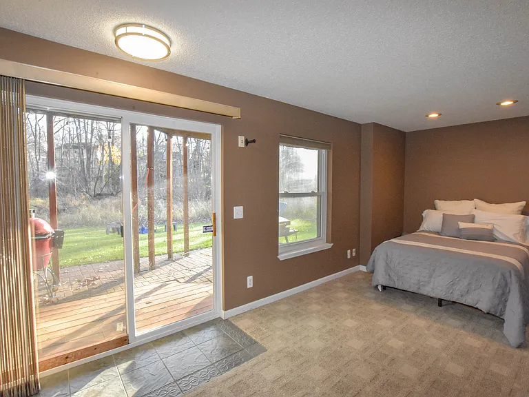 2049 Laurel Oak Dr — Photo 25