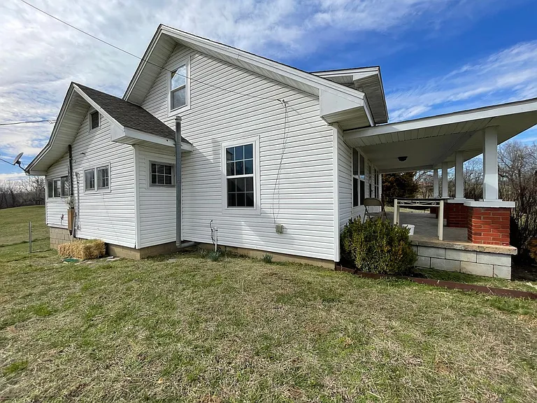555 Hopewell Rd — Photo 30