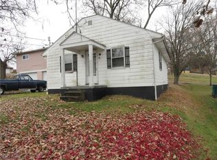 66 Stevenson Ave, Chester, WV 26034