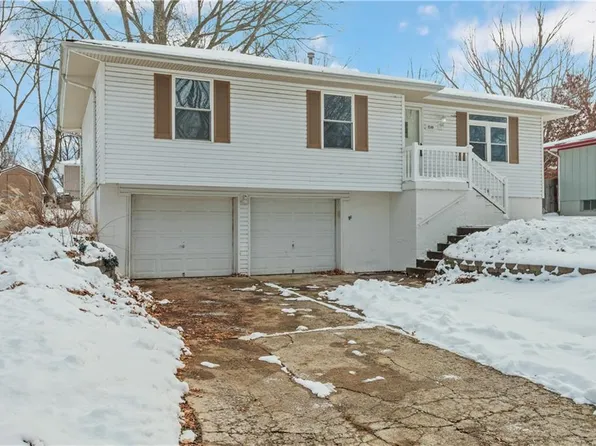 1509 SE 15th Pl, Oak Grove, MO 64075