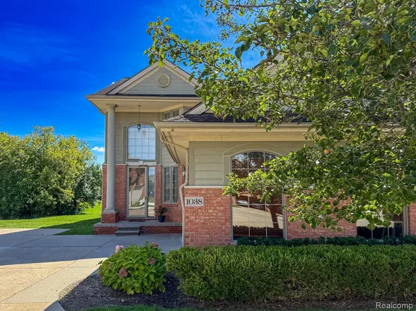 1038 Lorenzo Ct, Troy, MI 48085