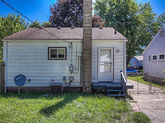 5th image of 27417 Osmun Ave