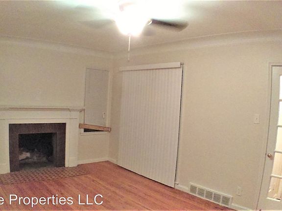3rd image of 11325 Somerset Ave