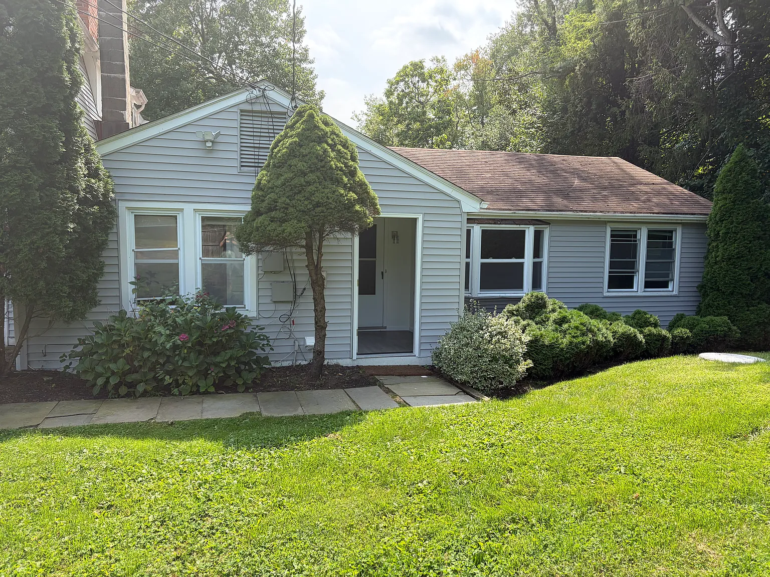 3 bed, 1200 sqft, $3,400 — Photo 1