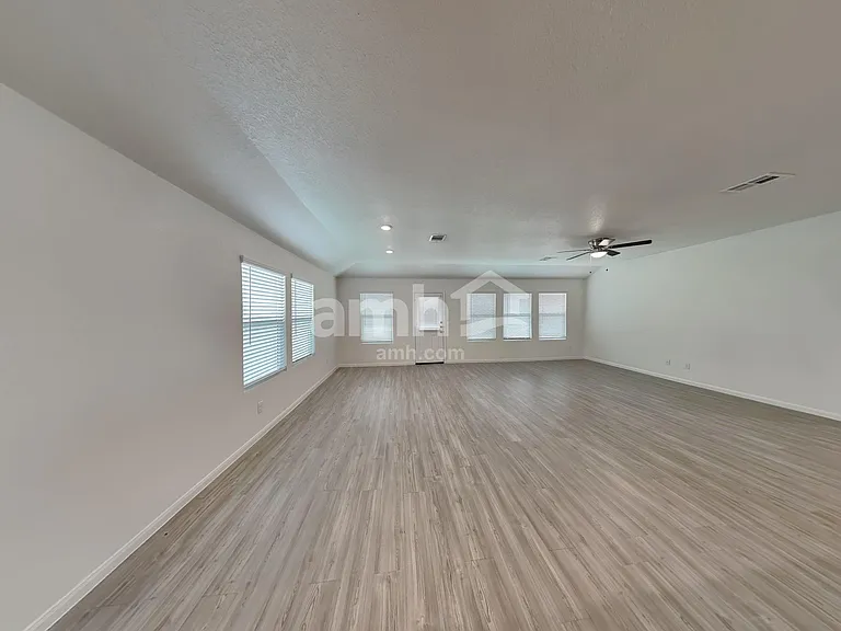 2705 Iberia Ct — Photo 5