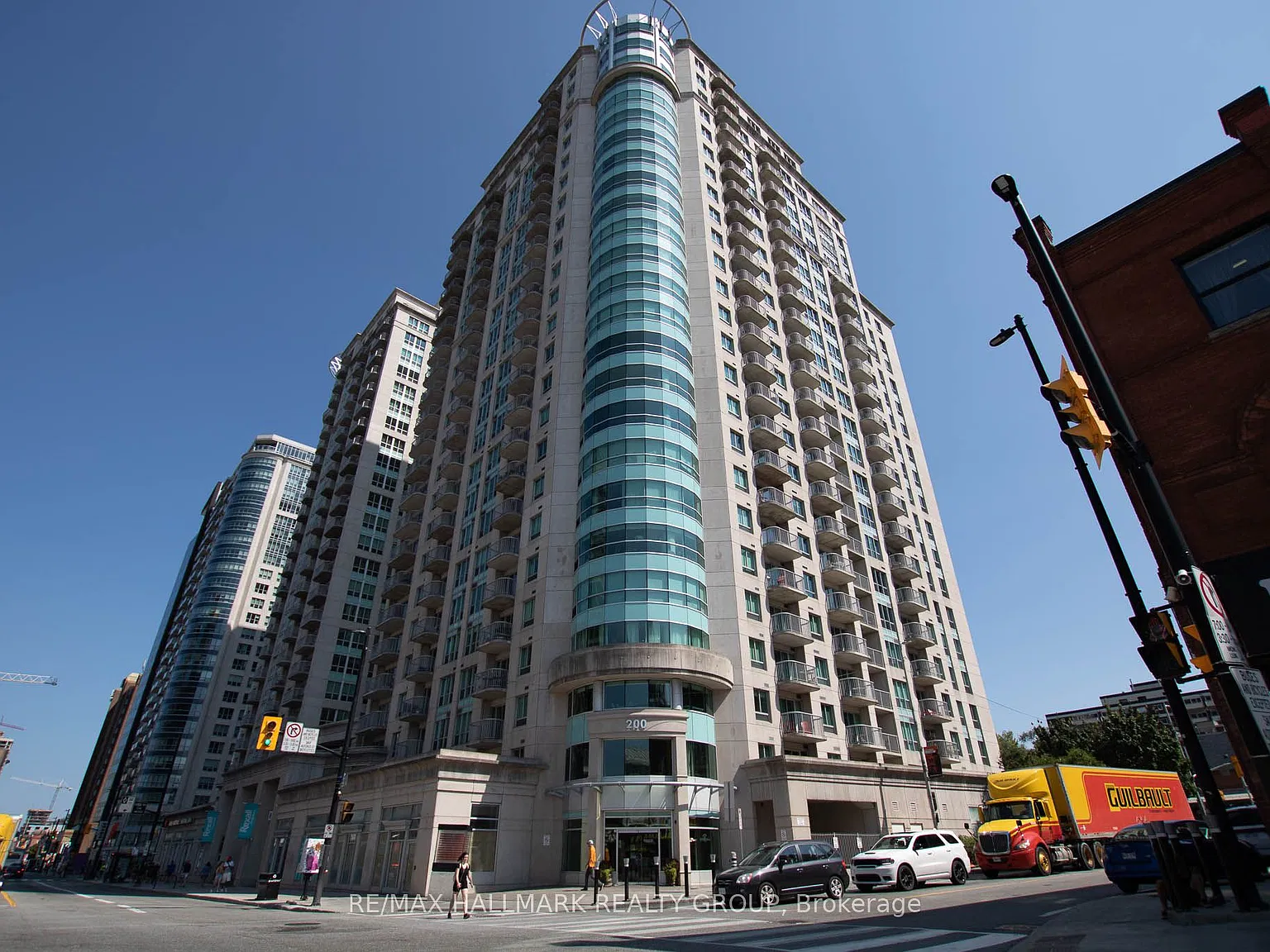 2 bed, $2,595 — Photo 1