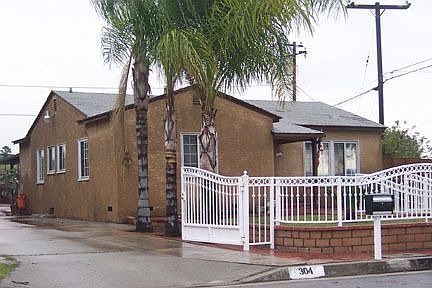 1st image of 304 E Stephanie Dr