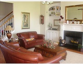 3rd image of 1018 Scarlet Oak Ln