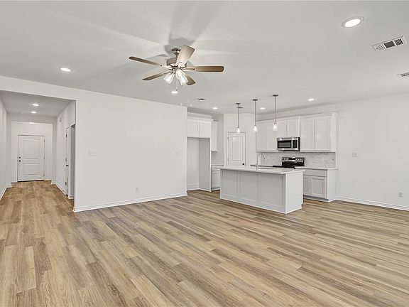 5th image of 1934 Stubbs Dr