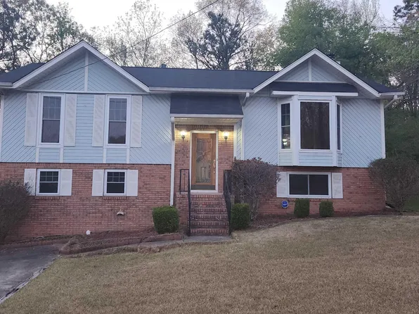 800 Live Oak Cir, Fairfield, AL 35064