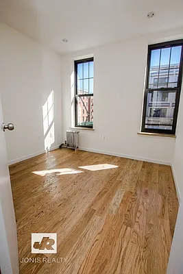 Rented by Jonis Realty | media 3