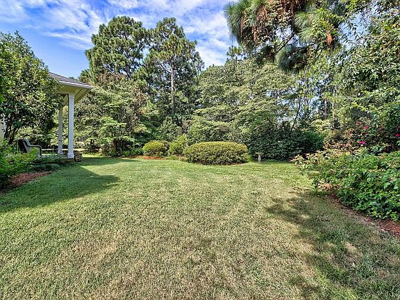 3rd image of 517 Bridgecreek Dr