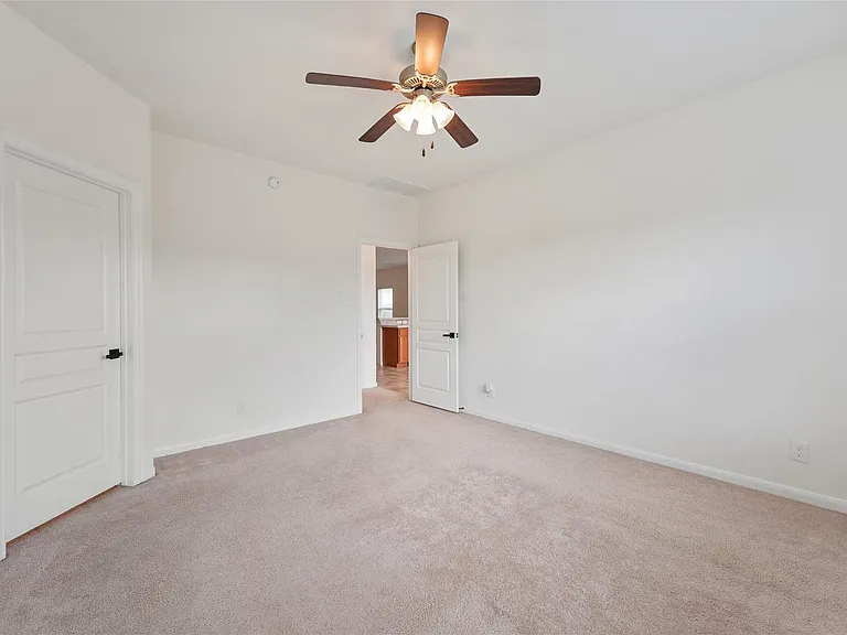 5006 Fairwater Ct — Photo 13