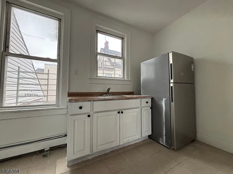 2 bed, 1.0 bath, $1,699 — Photo 3