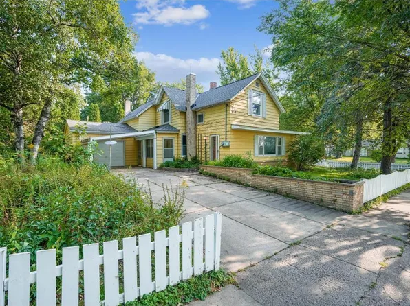 303 N Lewis St, River Falls, WI 54022