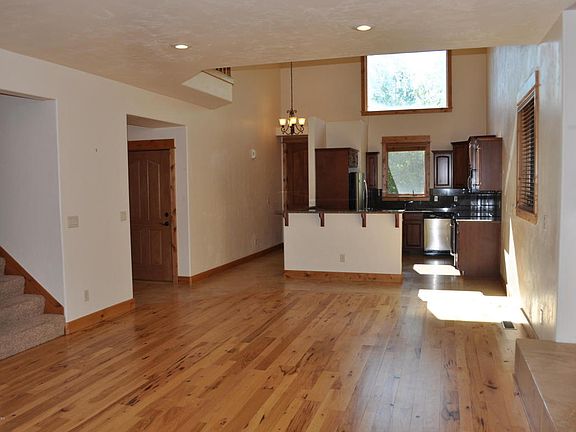 5th image of 110 Trail Creek Dr #110