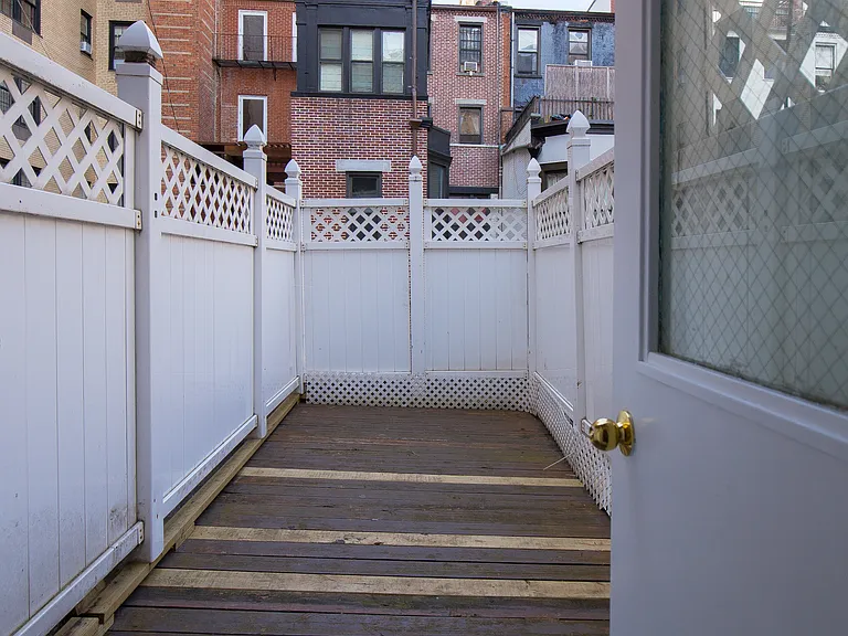 55 E 7th St #1 — Photo 8