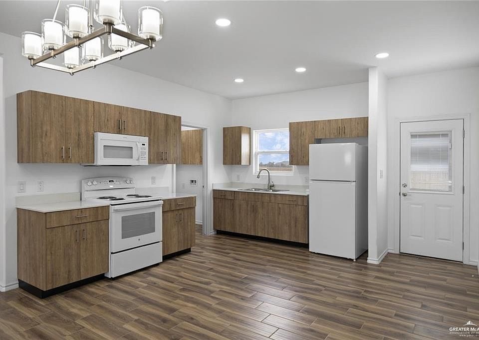 2nd image of 1504 Unity Dr