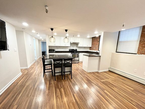 3rd image of 19 Hemenway St #26
