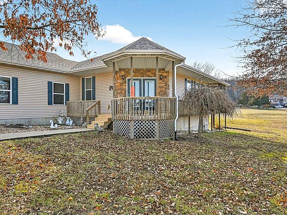 3rd image of 1592 E 431st Road