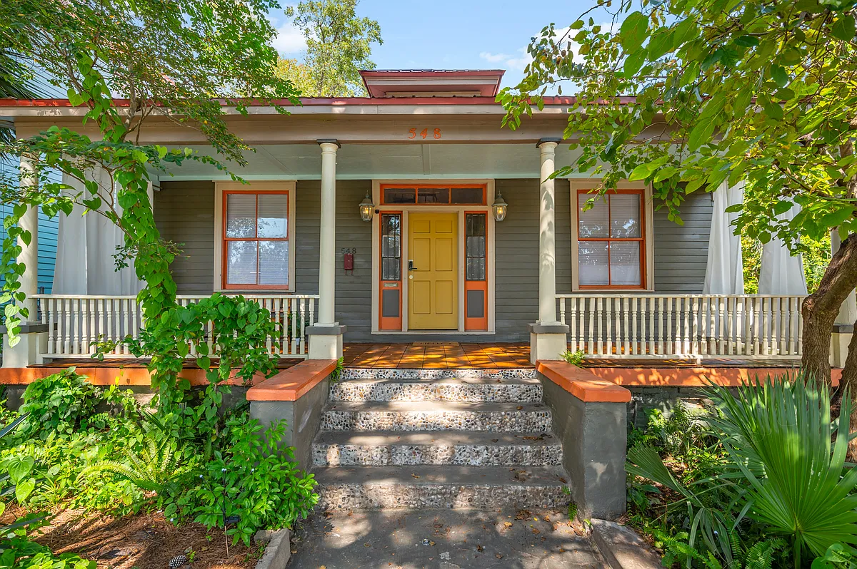 Building Photo - 548 E Duffy St
