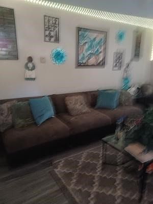 3rd image of 3220 Victory Ave