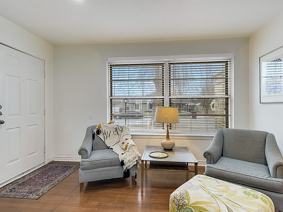 4th image of 415 Millwood Ln