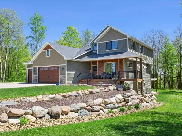 19151 Shamrock Ln, Shafer, MN 55074