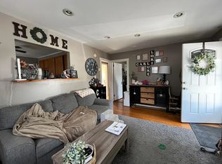 8 Dismukes St, Kittery, ME 03904