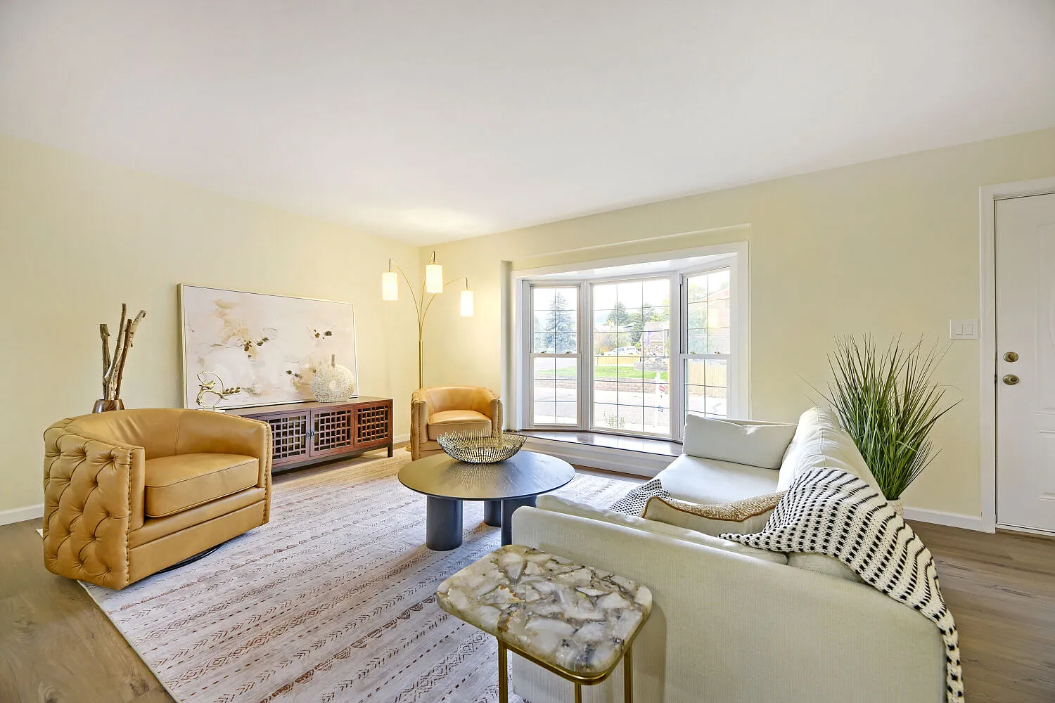 4 bed, 2100 sqft, $3,000 — Photo 3