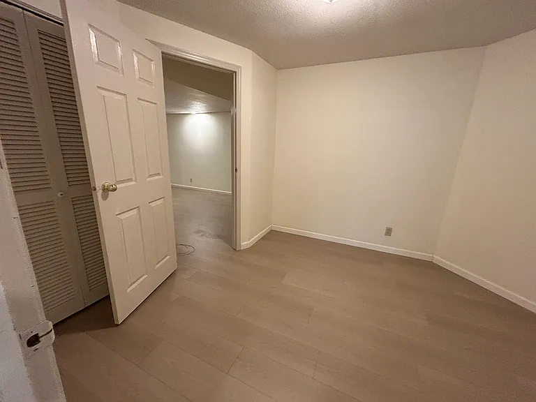 13919 34th Ave #BASEMENT — Photo 8