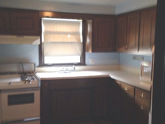 3rd image of 14116 S Burnham Ave