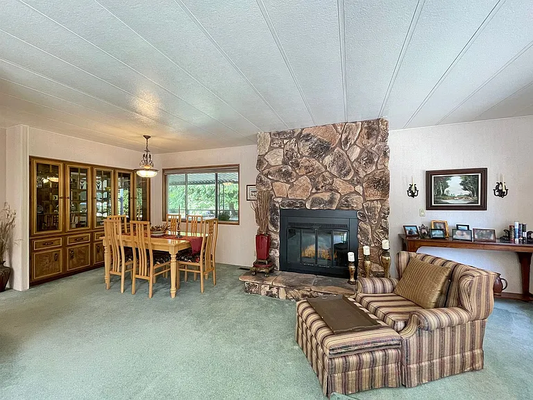 121 Ivy Ln — Photo 11