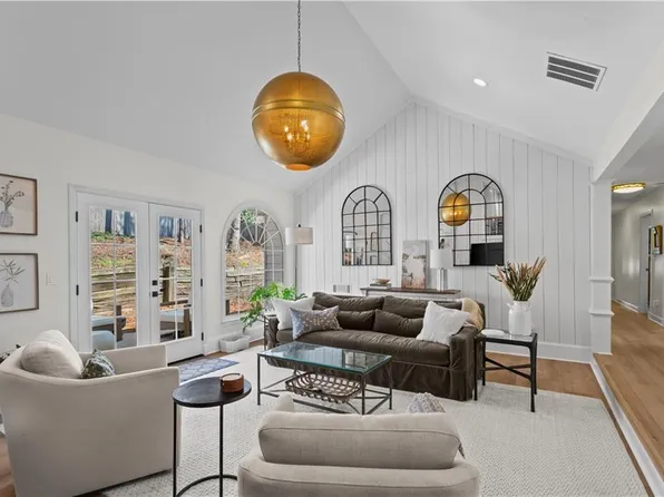 2669 Chimney Springs Dr, Marietta, GA 30062