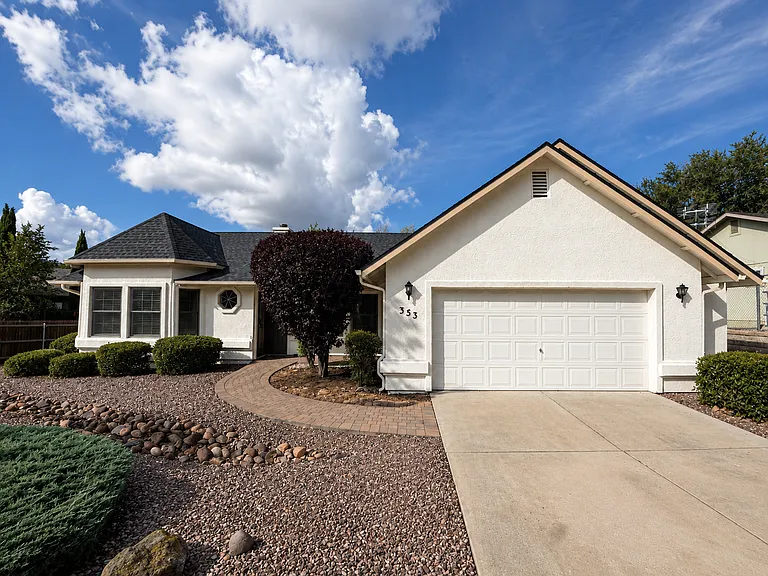 353 Prescott Dr — Photo 1