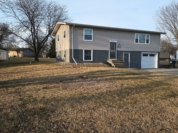 133 35th St S, Brookings, SD 57006