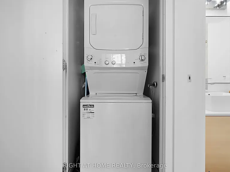 60 Bathurst St #610 — Photo 12